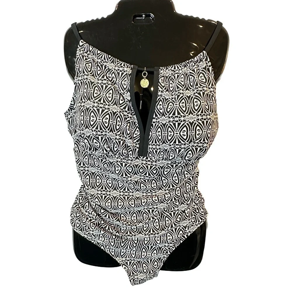 NWT Swimsuits for All One Piece‎ Black & White Stunning Swimsuit 18